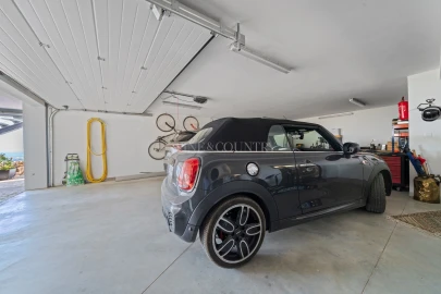 Moradia T3 para Venda em Santa Barbara de Nexe