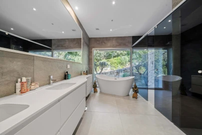 Moradia T3 para Venda em Santa Barbara de Nexe