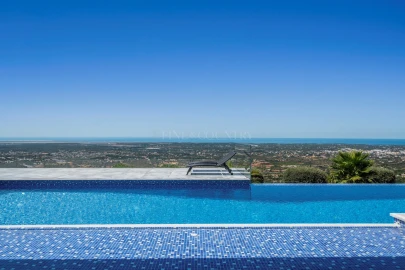 Moradia T3 para Venda em Santa Barbara de Nexe