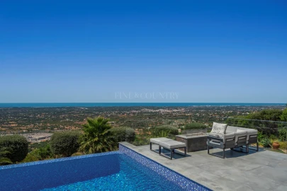 Moradia T3 para Venda em Santa Barbara de Nexe