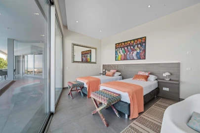 Moradia T3 para Venda em Santa Barbara de Nexe