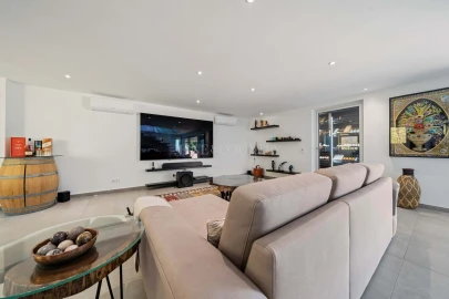 Moradia T3 para Venda em Santa Barbara de Nexe