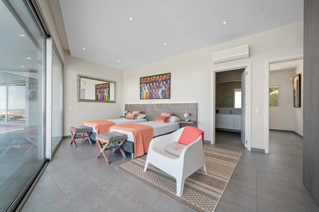 Moradia T3 para Venda em Santa Barbara de Nexe Foto 24