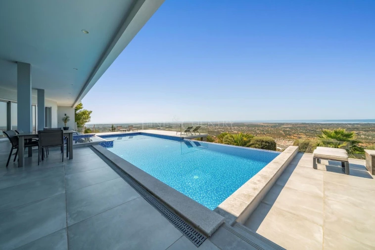 Moradia T3 para Venda em Santa Barbara de Nexe Foto 45