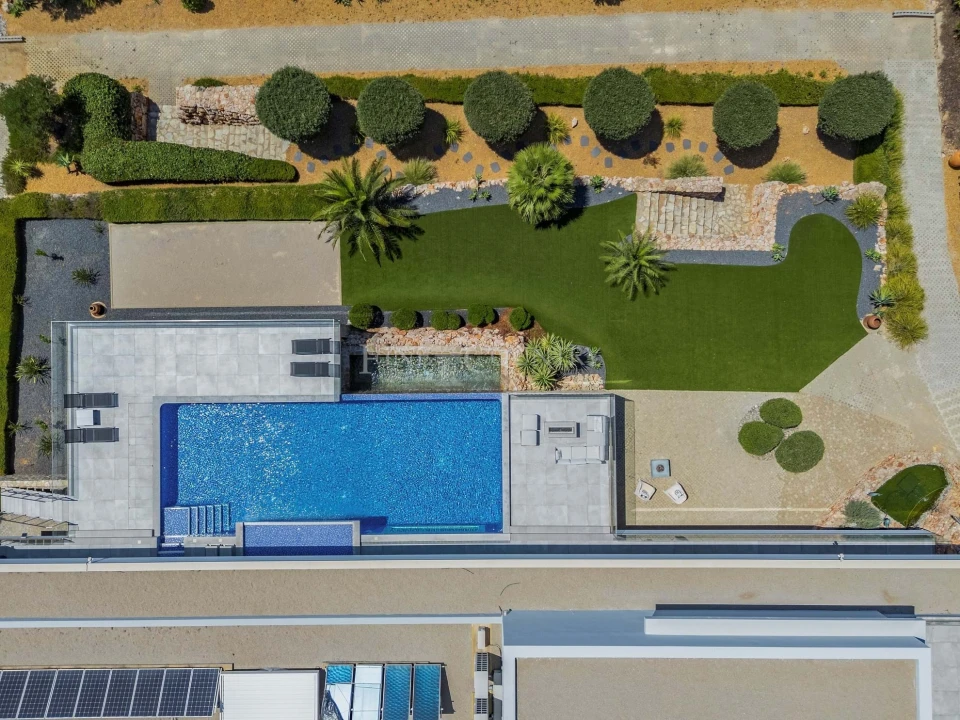 Moradia T3 para Venda em Santa Barbara de Nexe Foto 93