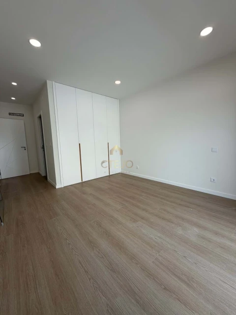 Moradia T4 para Venda em Quinta do Anjo