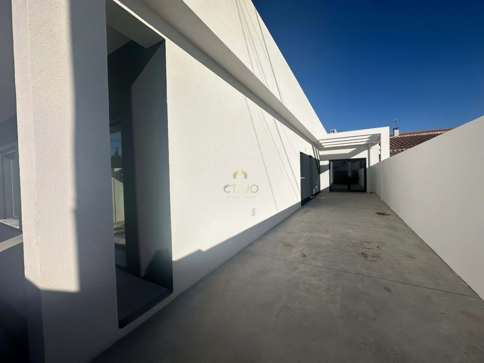 Moradia T4 para Venda em Quinta do Anjo Foto 24