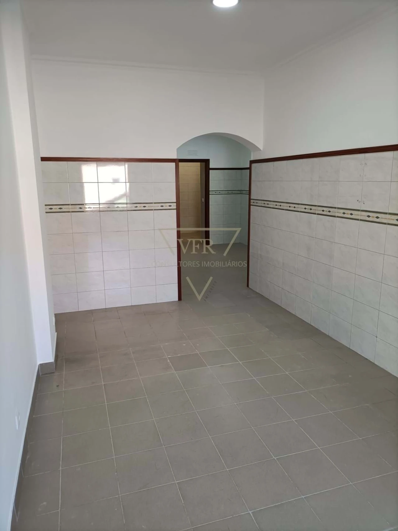 Negócio para Venda em Loures Foto 1