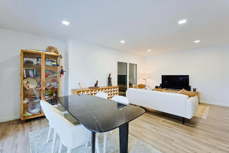 Apartamento T2 para Venda em Marinha Grande Foto 4