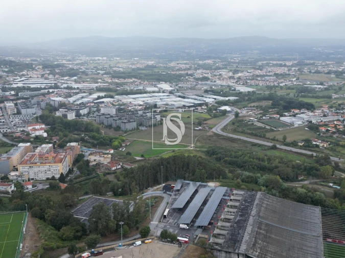 Terreno para Venda em Braga (Maximinos, Sé e Cividade) Foto 3