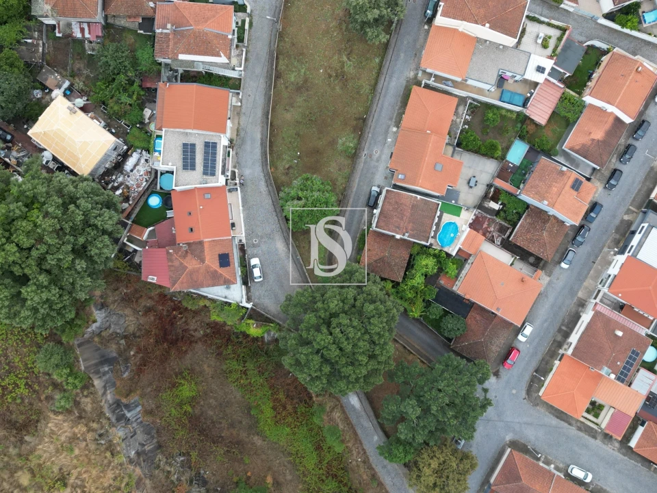 Terreno para Venda em Braga (Maximinos, Sé e Cividade) Foto 2