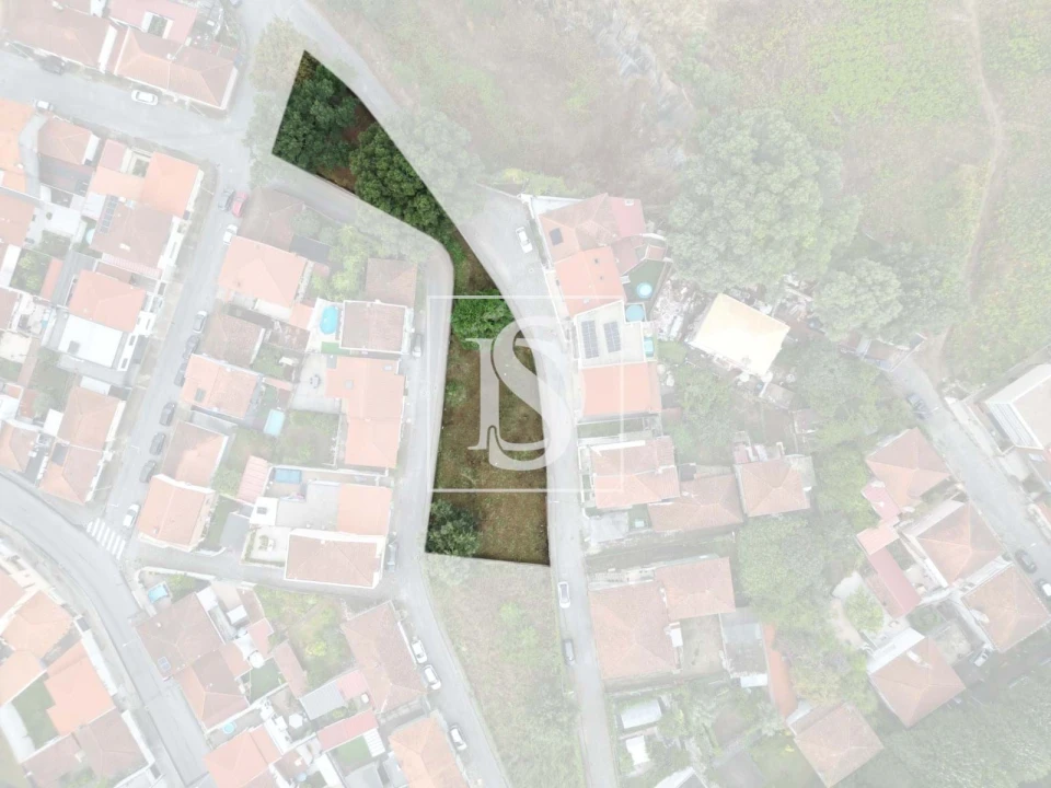 Terreno para Venda em Braga (Maximinos, Sé e Cividade) Foto 1