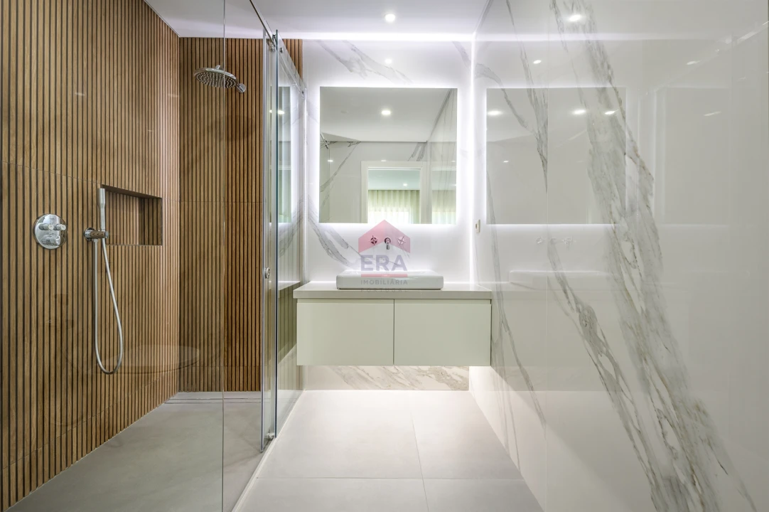 Apartamento T2 para Venda em Quarteira Foto 14