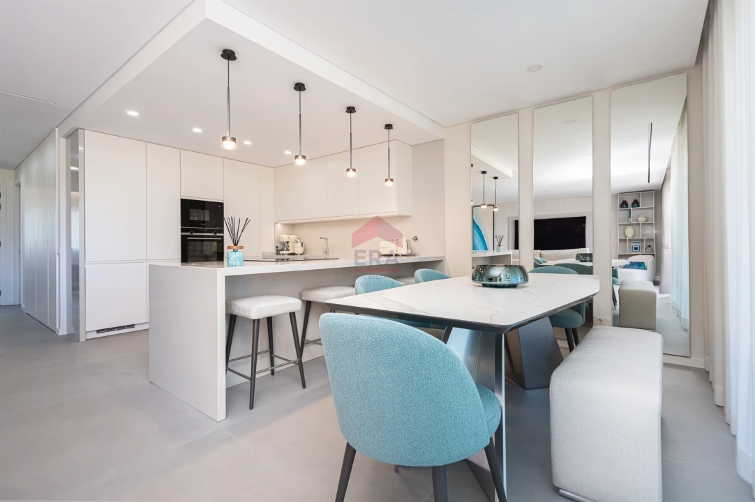 Apartamento T2 para Venda em Quarteira Foto 3