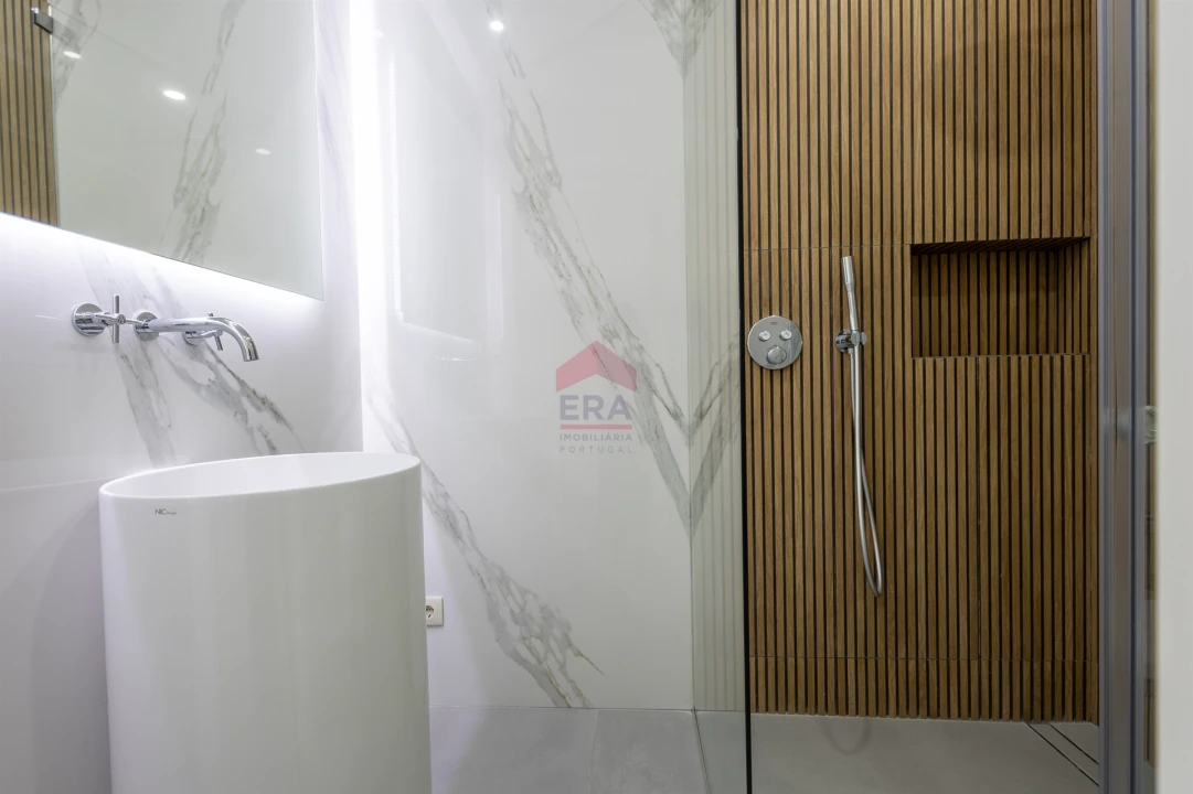 Apartamento T2 para Venda em Quarteira Foto 14