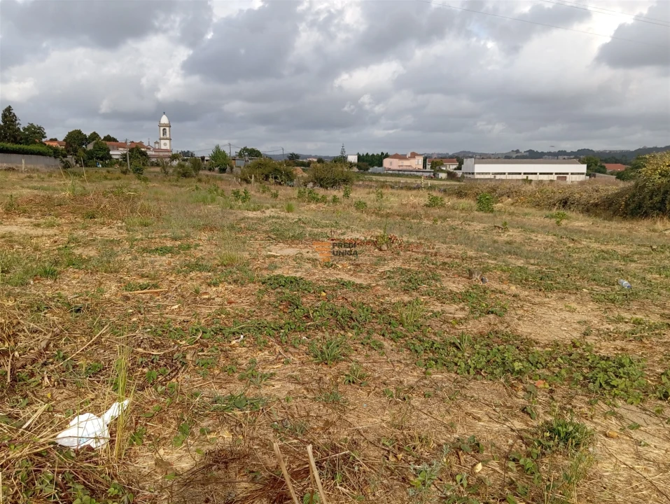 Terreno para Venda em Cidade da Maia Foto 9