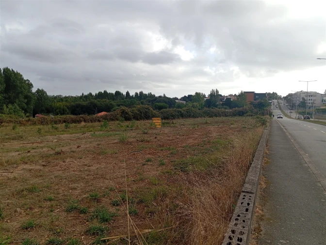 Terreno para Venda em Cidade da Maia Foto 5