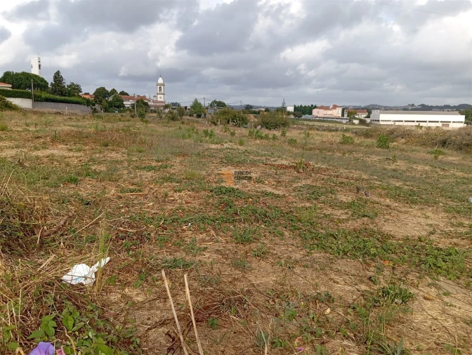 Terreno para Venda em Cidade da Maia Foto 13