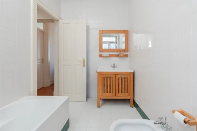 Apartamento T3 para Venda em Santa Maria e São Miguel, São Martinho, São Pedro Penaferrim