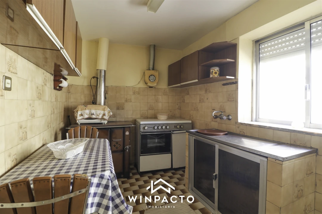 Moradia T1 para Venda em Santiago de Cassurrães e Póvoa de Cervães Foto 12