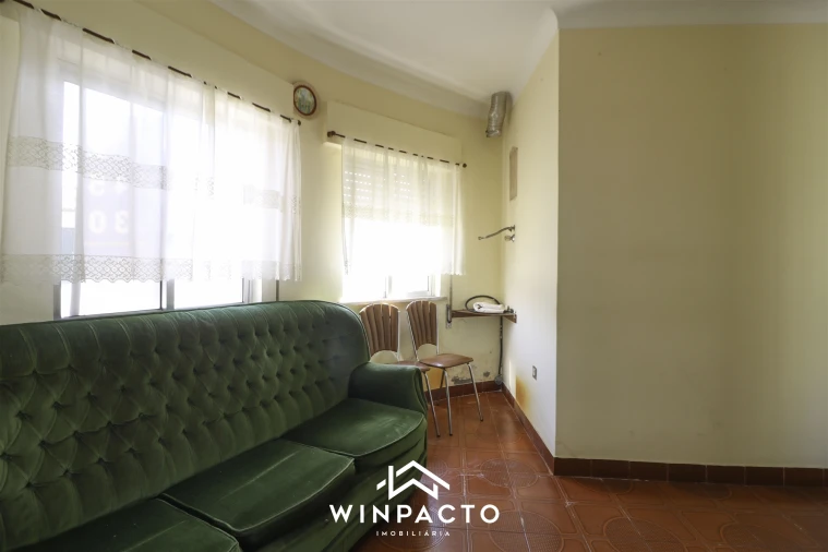 Moradia T1 para Venda em Santiago de Cassurrães e Póvoa de Cervães Foto 25