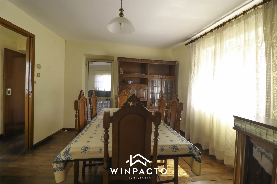 Moradia T1 para Venda em Santiago de Cassurrães e Póvoa de Cervães Foto 6