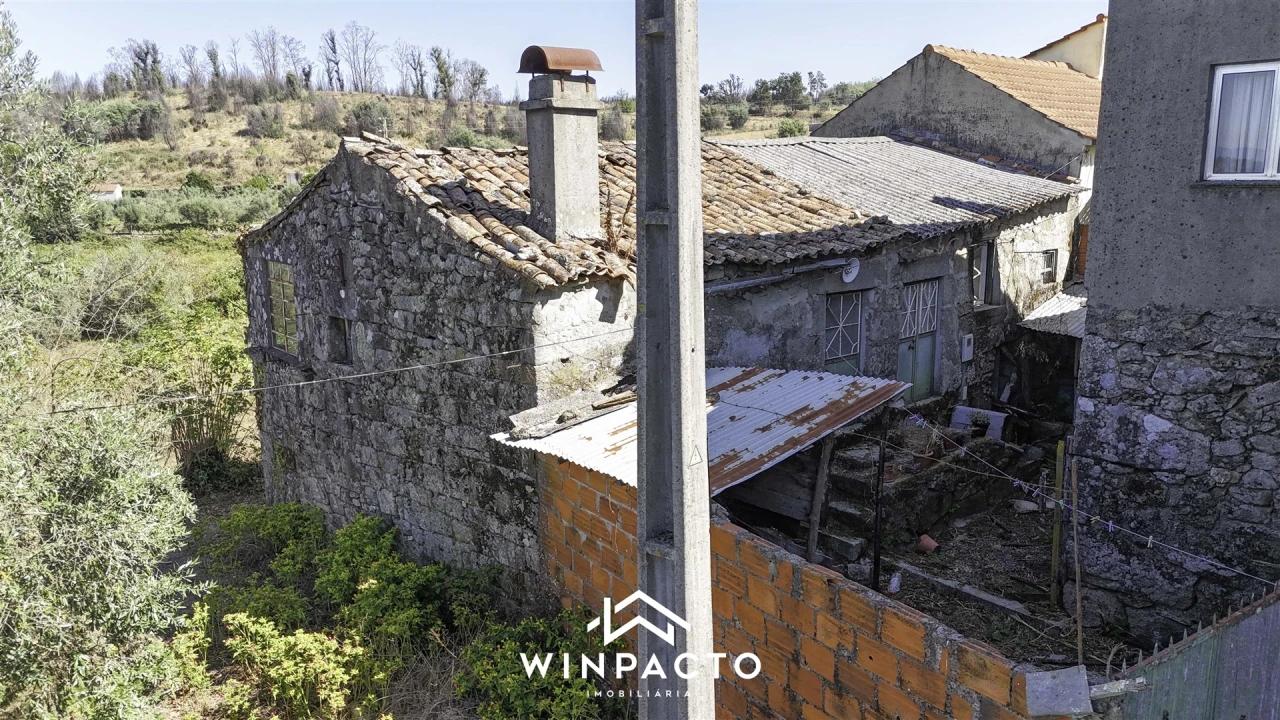 Moradia T3 para Venda em Cunha Baixa Foto 1