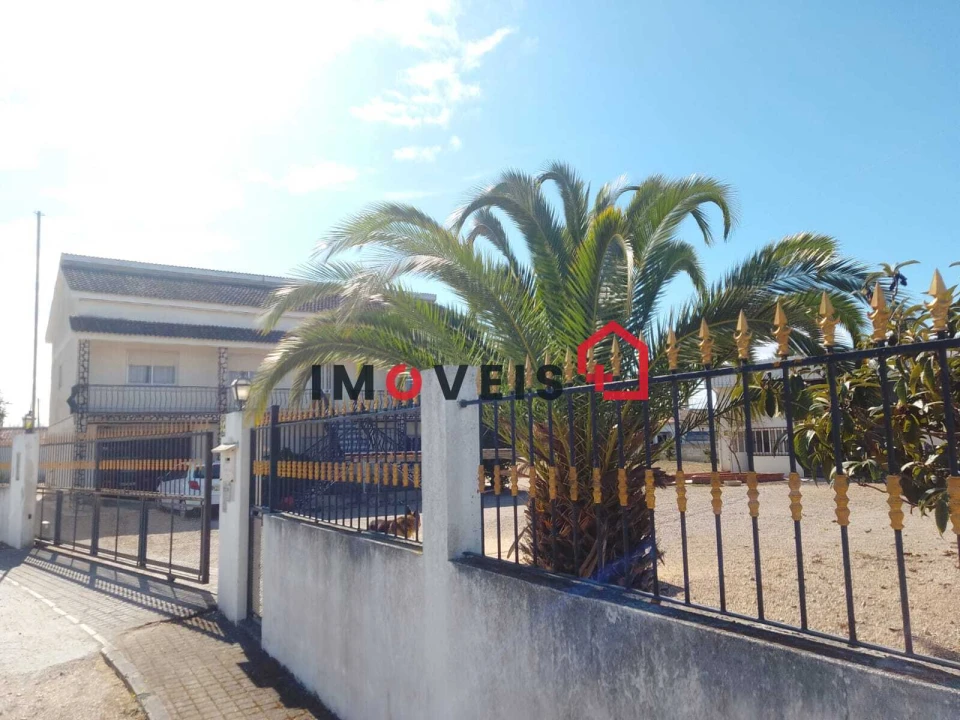 Moradia T5 para Venda em Vale de Santarem Foto 7