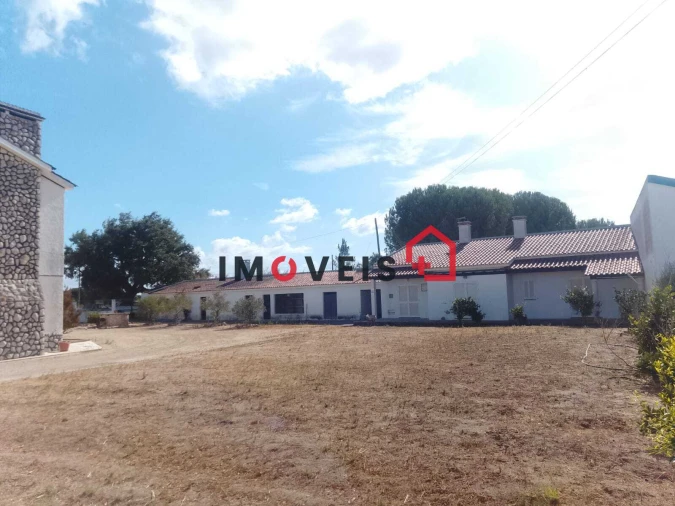 Moradia T5 para Venda em Vale de Santarem Foto 12