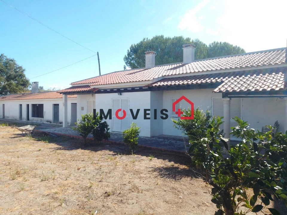 Moradia T5 para Venda em Vale de Santarem Foto 19