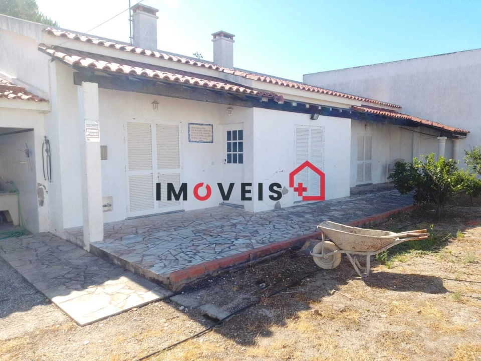 Moradia T5 para Venda em Vale de Santarem Foto 18