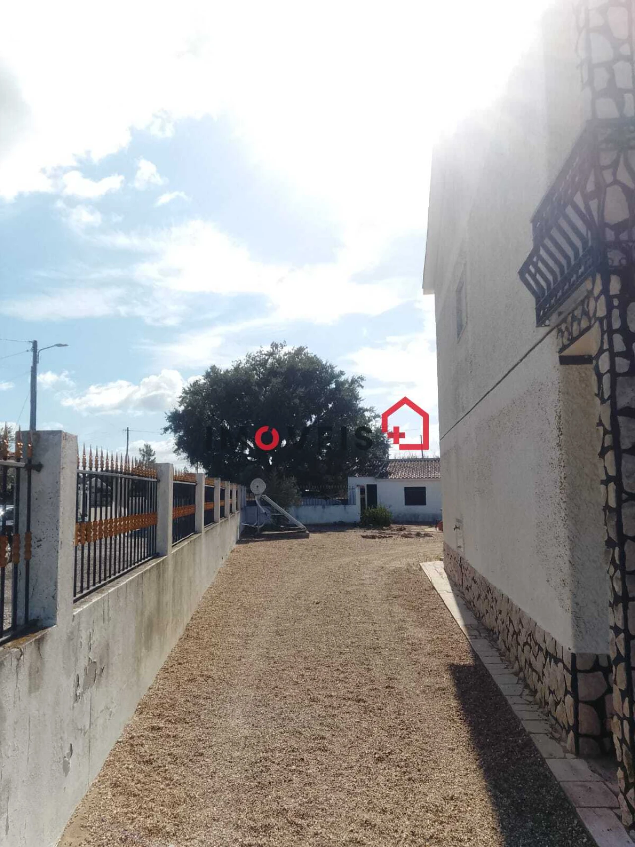 Moradia T5 para Venda em Vale de Santarem Foto 9