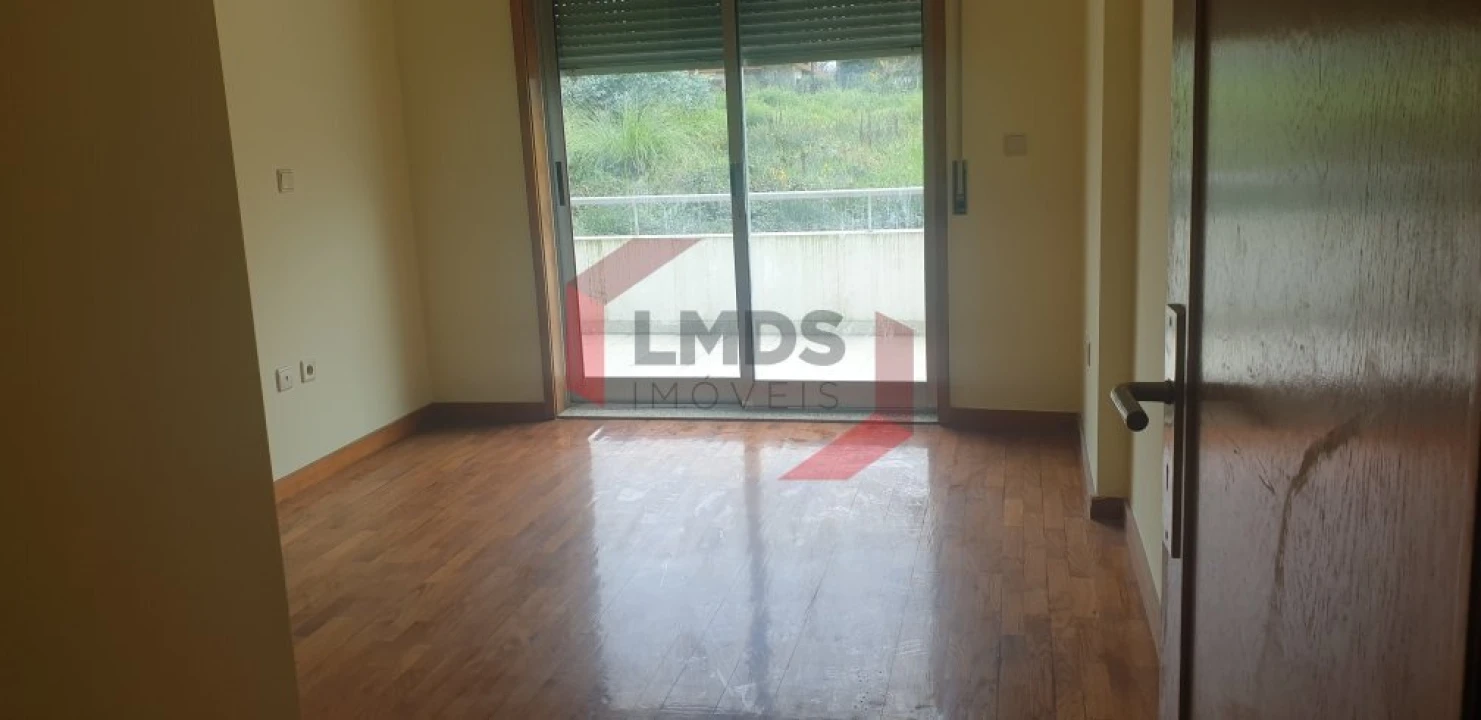 Apartamento T2 para Venda em Cidade da Maia Foto 9