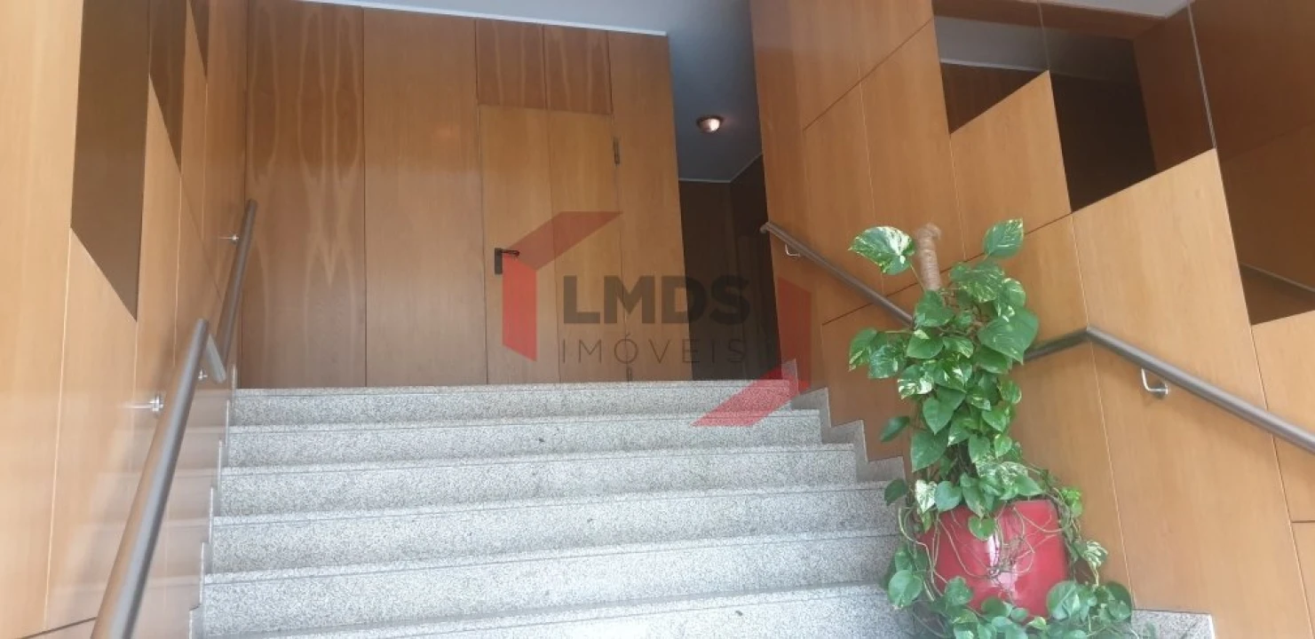 Apartamento T2 para Venda em Cidade da Maia Foto 10