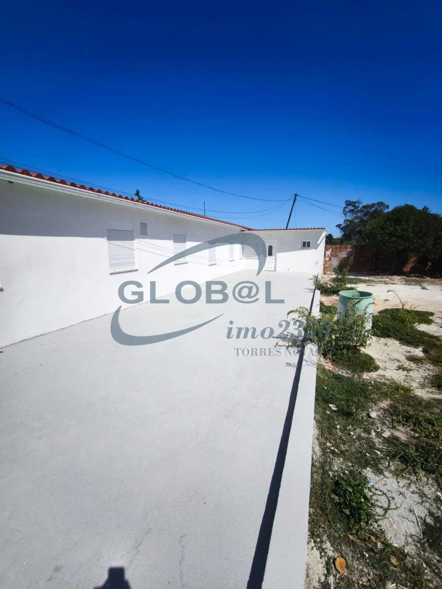 Moradia T0 para Venda em Torres Novas (Santa Maria, Salvador e Santiago) Foto 2