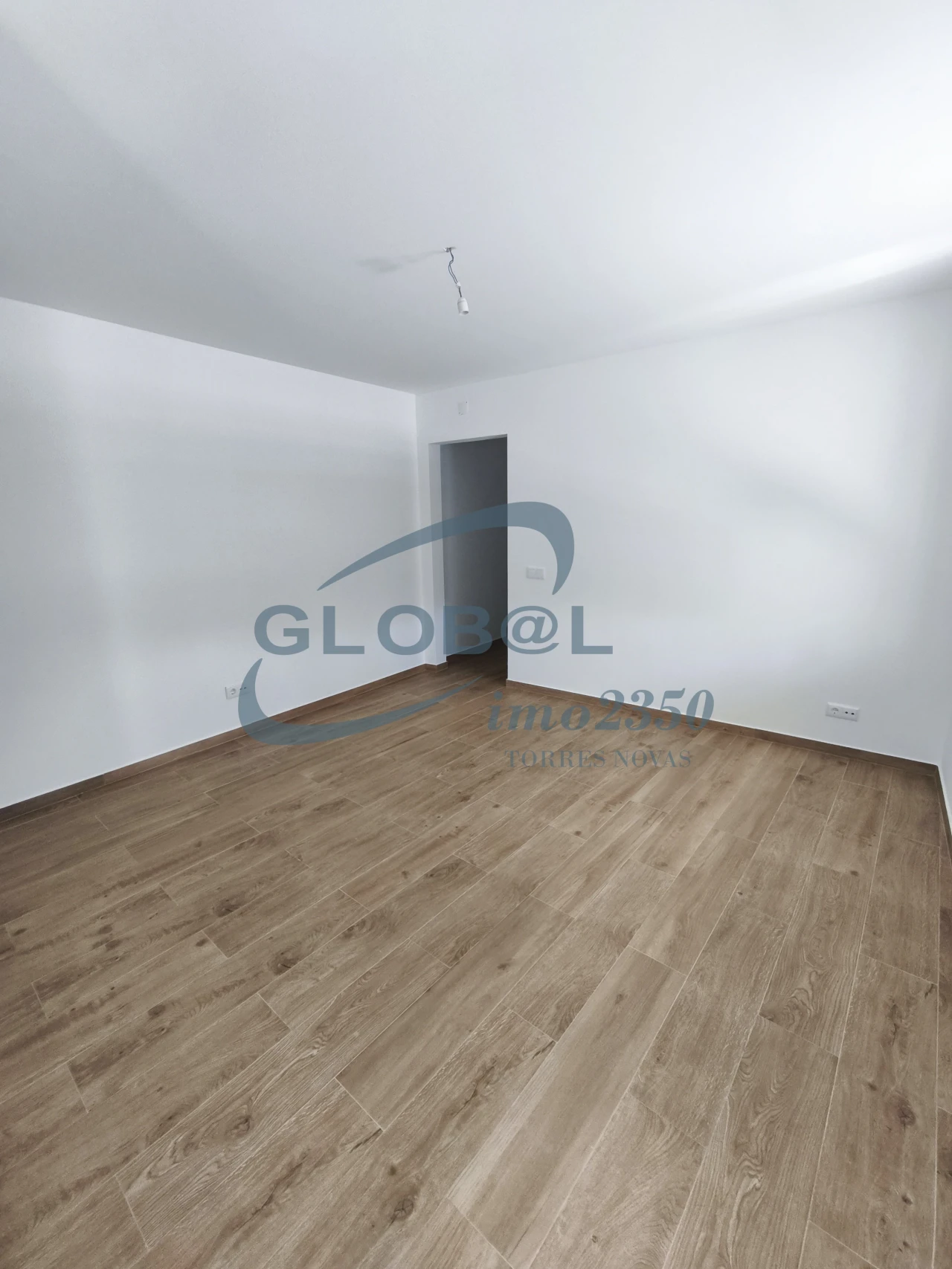 Moradia T0 para Venda em Torres Novas (Santa Maria, Salvador e Santiago) Foto 10