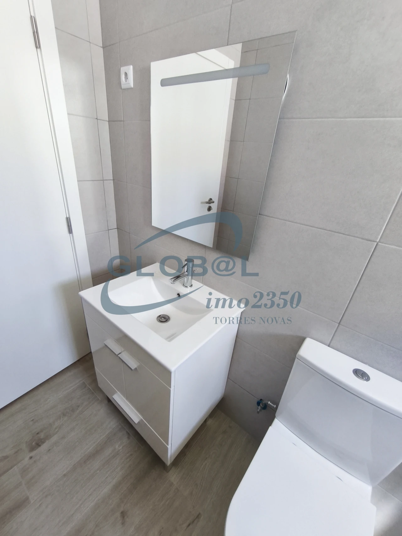 Moradia T0 para Venda em Torres Novas (Santa Maria, Salvador e Santiago) Foto 14