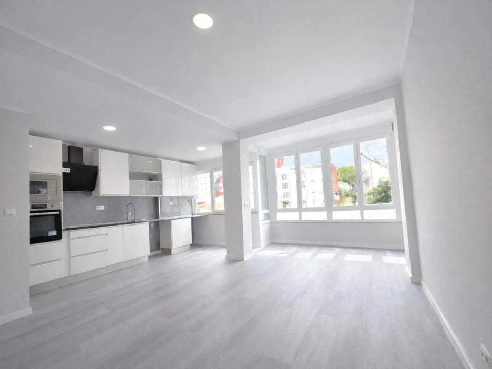 Apartamento T2 para Venda em Oeiras e São Julião da Barra, Paço de Arcos e Caxias Foto 1