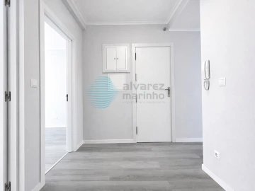 Apartamento T2 para Venda em Oeiras e São Julião da Barra, Paço de Arcos e Caxias