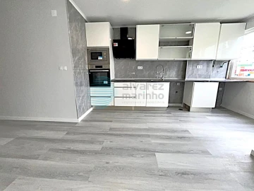 Apartamento T2 para Venda em Oeiras e São Julião da Barra, Paço de Arcos e Caxias