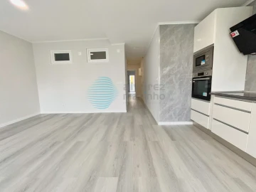 Apartamento T2 para Venda em Oeiras e São Julião da Barra, Paço de Arcos e Caxias