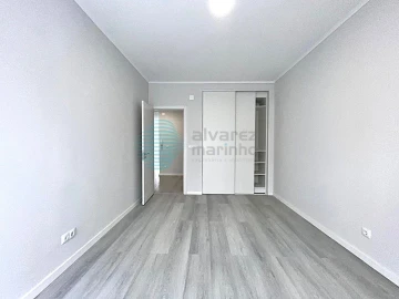 Apartamento T2 para Venda em Oeiras e São Julião da Barra, Paço de Arcos e Caxias