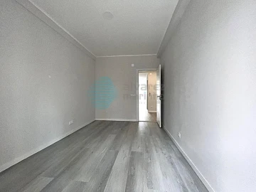 Apartamento T2 para Venda em Oeiras e São Julião da Barra, Paço de Arcos e Caxias