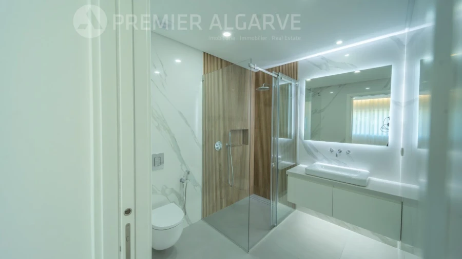 Apartamento T2 para Venda em Quarteira Foto 21