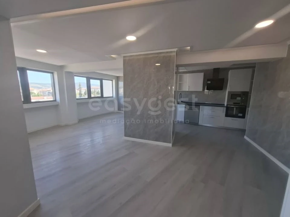 Apartamento T4 para Venda em São Vicente (Braga) Foto 1