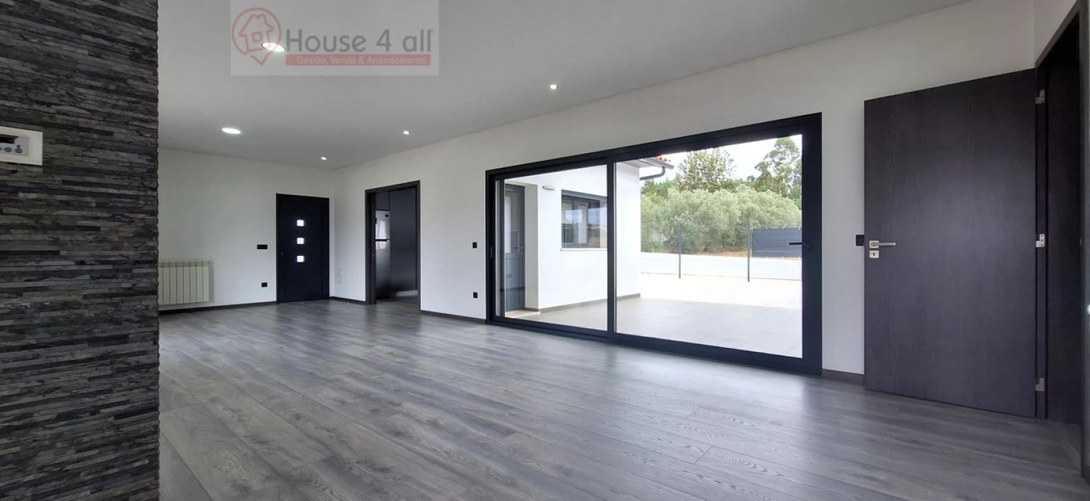 Moradia T3 para Venda em Bidoeira de Cima Foto 9