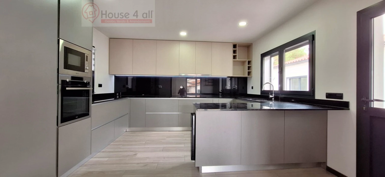 Moradia T3 para Venda em Bidoeira de Cima Foto 14