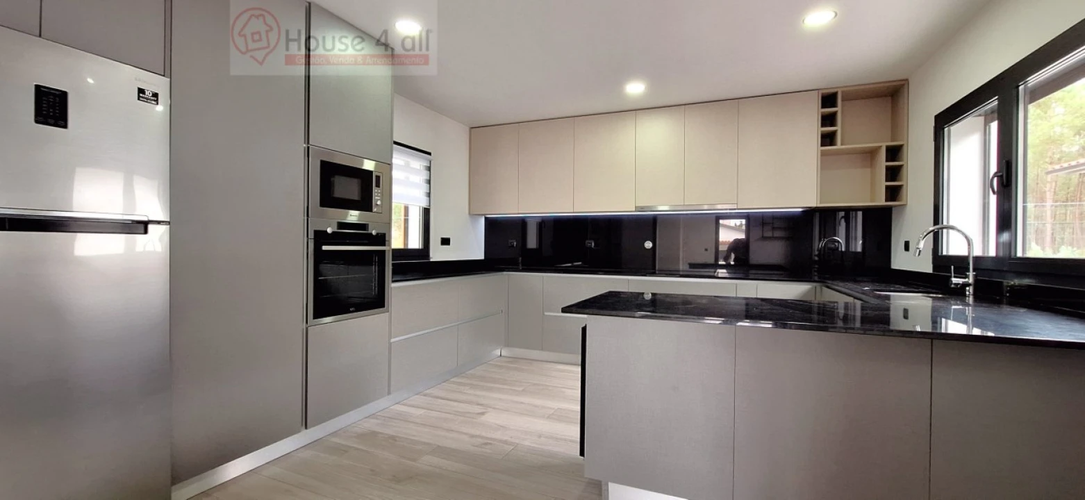 Moradia T3 para Venda em Bidoeira de Cima Foto 16