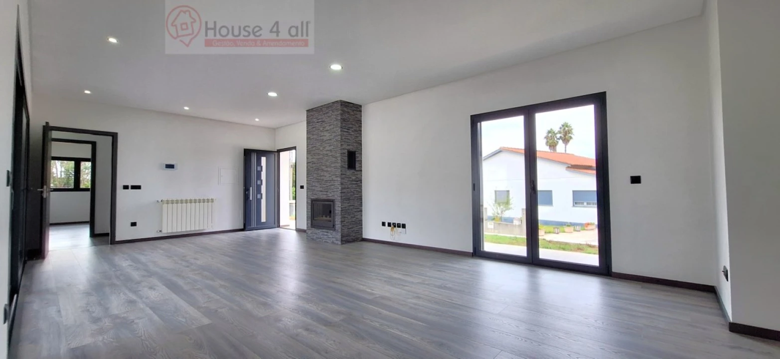 Moradia T3 para Venda em Bidoeira de Cima Foto 13