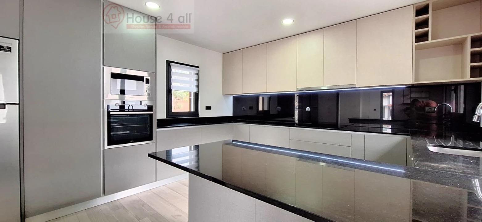 Moradia T3 para Venda em Bidoeira de Cima Foto 17